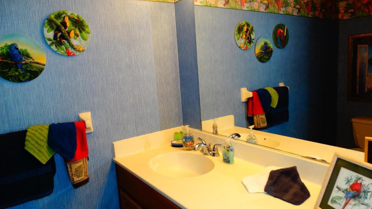 Boardwalk 201- Direct Oceanfront Condo! Holiday home *