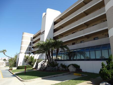 Boardwalk 201- Direct Oceanfront Condo! Holiday home Cocoa Beach