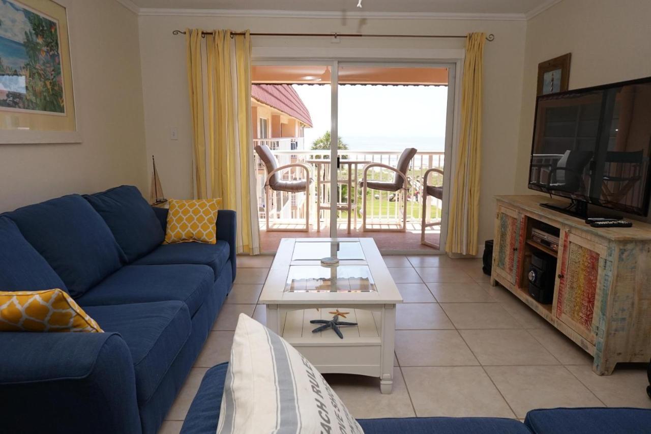 Wow! Updated Oceanfront, Pool Front Spanish Main 45! Holiday home *