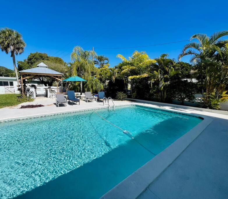 Skipper's Landing - 4 Bedroom With Heated Pool Cocoa Beach