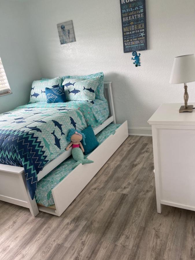 Bright And Beachy 2bed 1bath - Unit 210