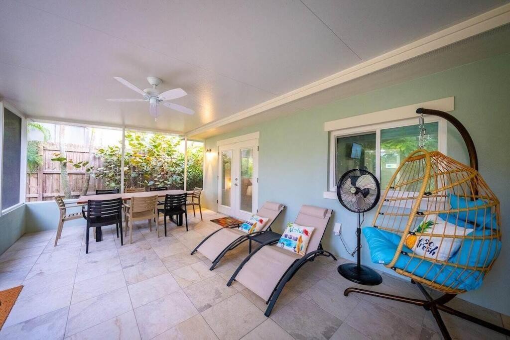 House W/putting Green/game Rm/rooftop Deck Holiday home *