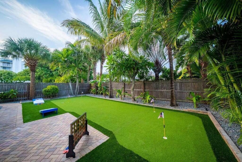 Holiday home House W/putting Green/game Rm/rooftop Deck Cocoa Beach
