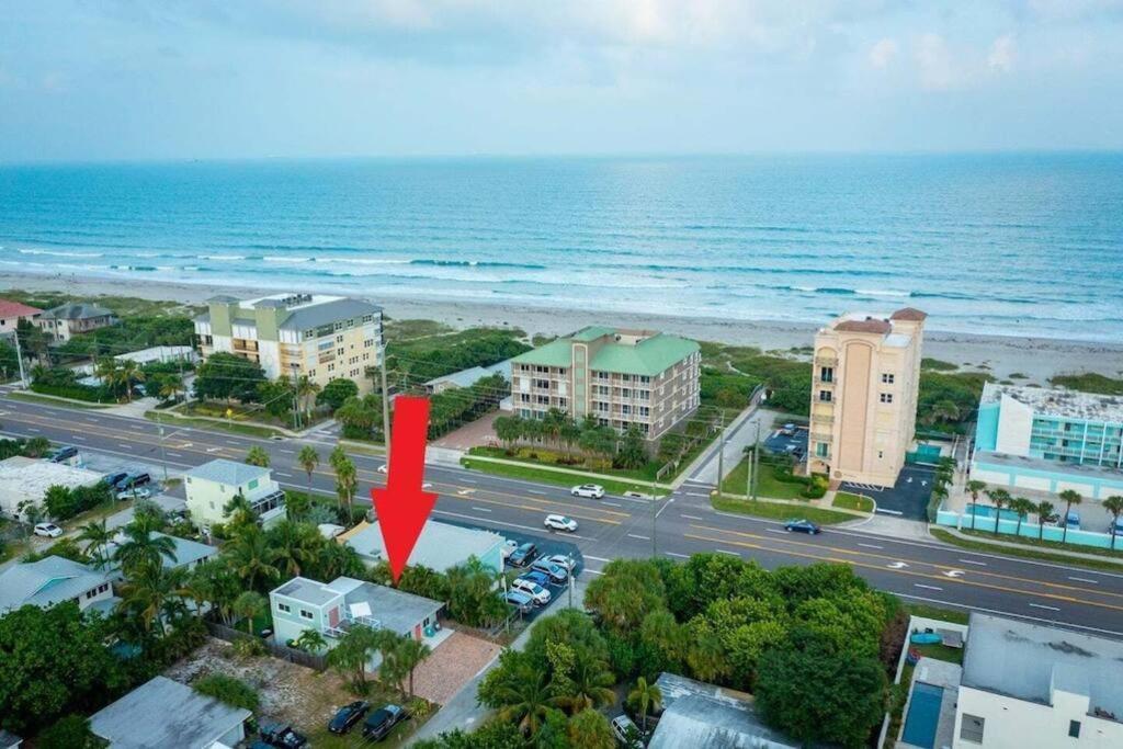 House W/putting Green/game Rm/rooftop Deck Holiday home Cocoa Beach