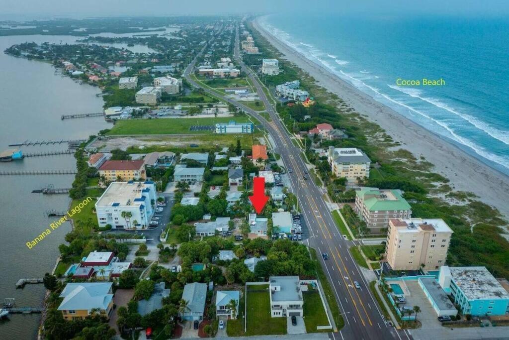 Holiday home House W/putting Green/game Rm/rooftop Deck Cocoa Beach