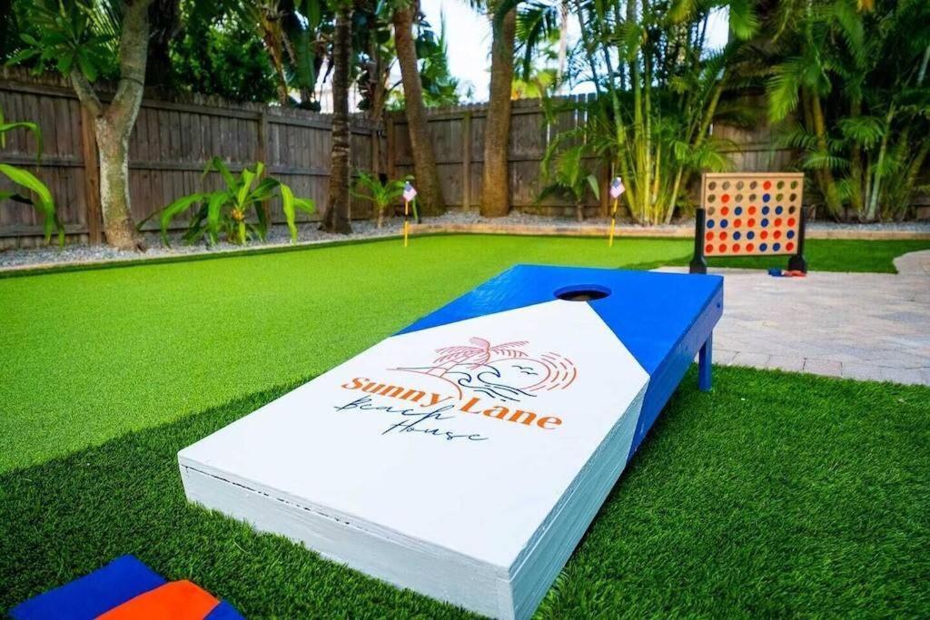 Holiday home House W/putting Green/game Rm/rooftop Deck *