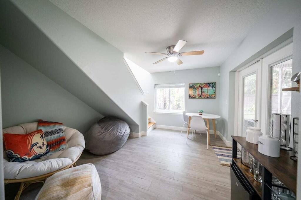 Holiday home House W/putting Green/game Rm/rooftop Deck Cocoa Beach