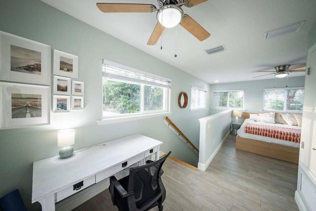 House W/putting Green/game Rm/rooftop Deck Holiday home *