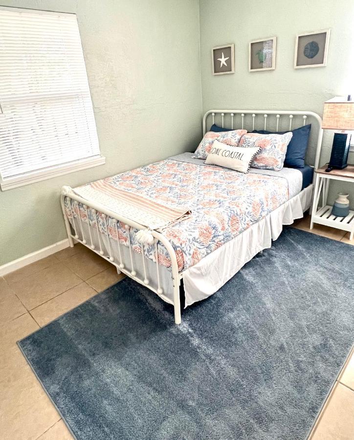 Beach Bungalow In Downtown * Cocoa Beach