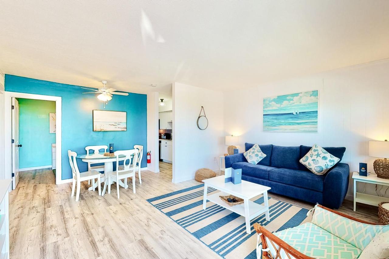 Apartment Barefoot And Tan Cocoa Beach