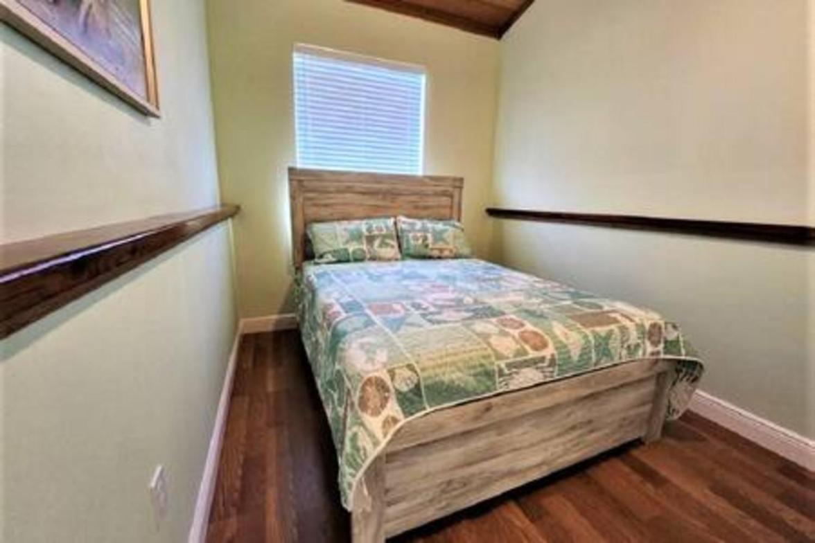 Large Oceanfront Wpool 8br Sleeps 24