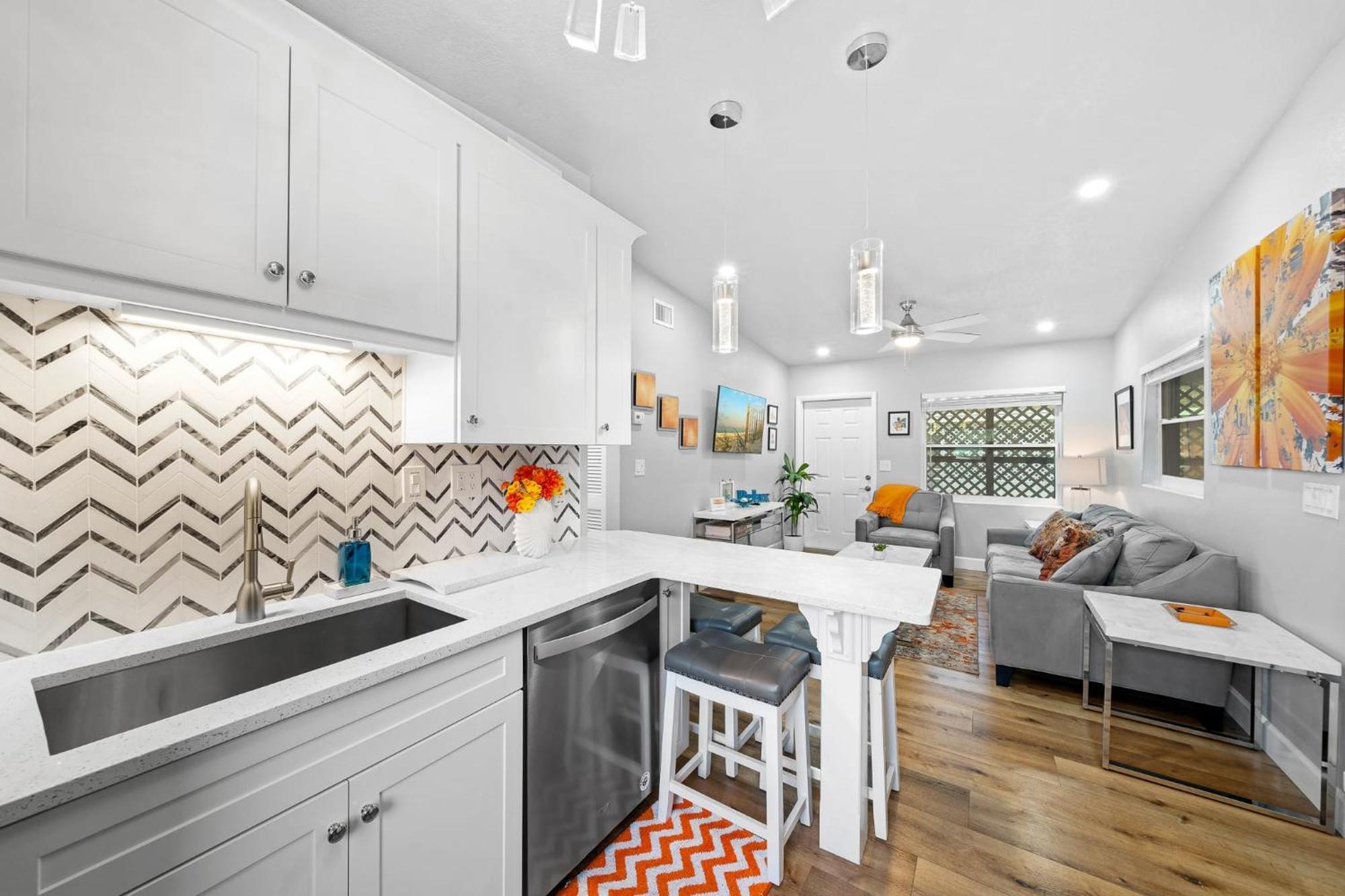 Midtown - In The Heart Of Cocoa Apartment *