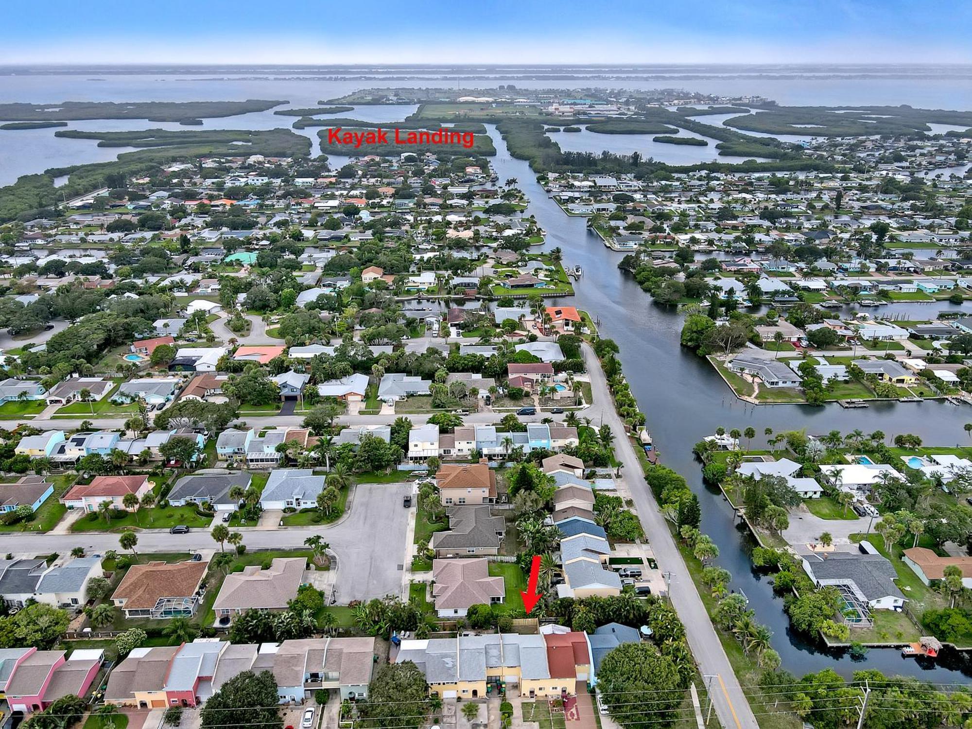 Spacious Townhome 5 Mins Walk To Holiday home Cocoa Beach