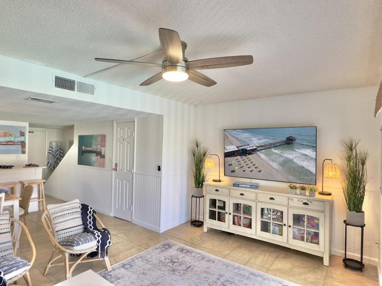 Pier Pressure Beachfront Wpool Apartment *