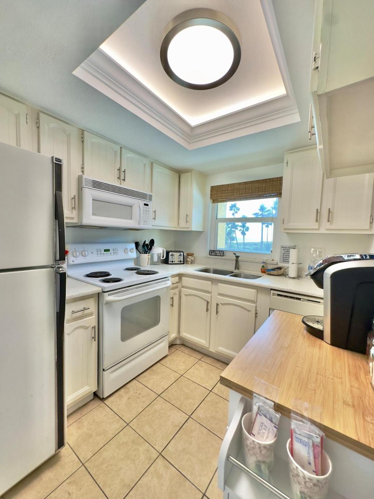 Apartment Pier Pressure Beachfront Wpool