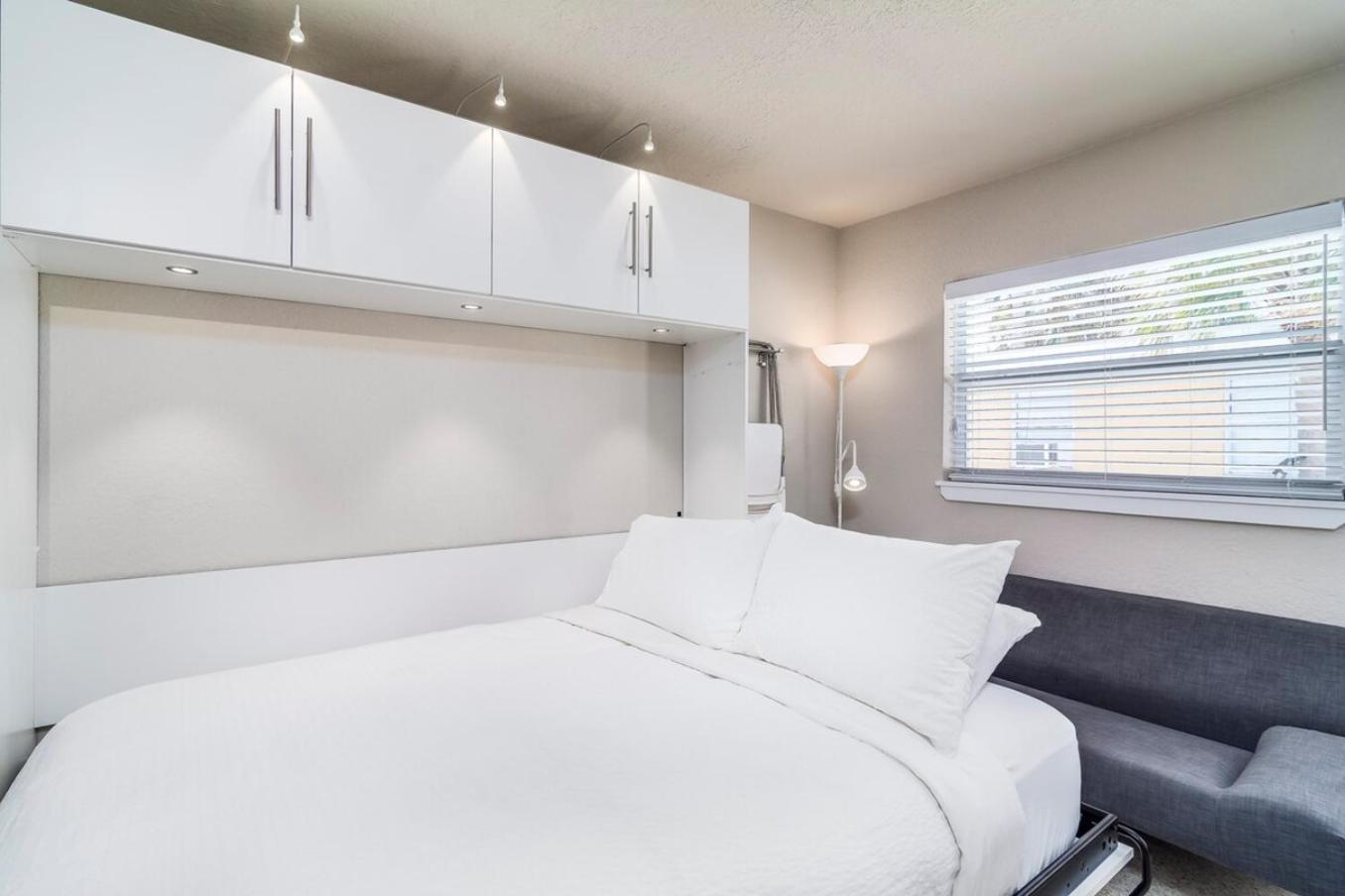 Boutique Vacation Complex At Beach
