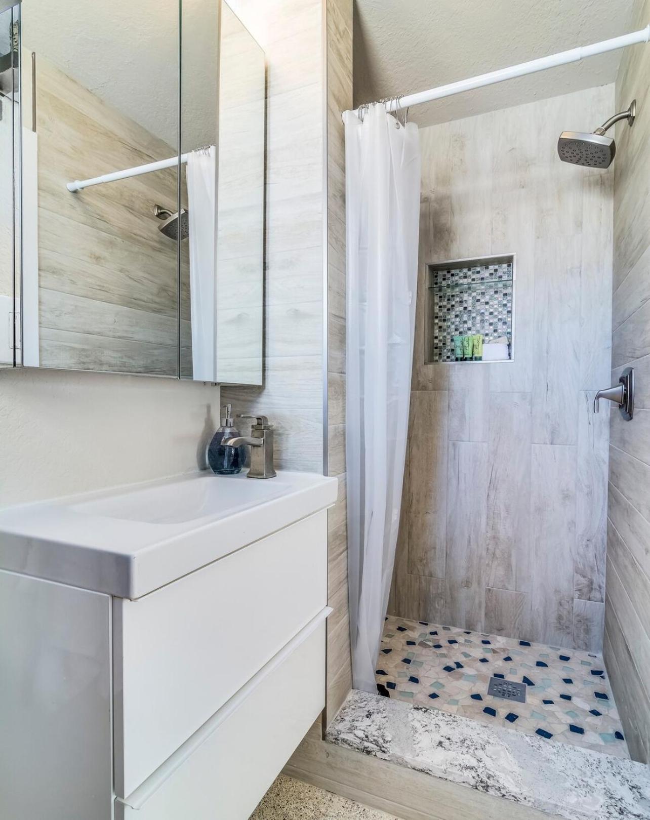 Boutique Vacation Complex At Beach Apartment