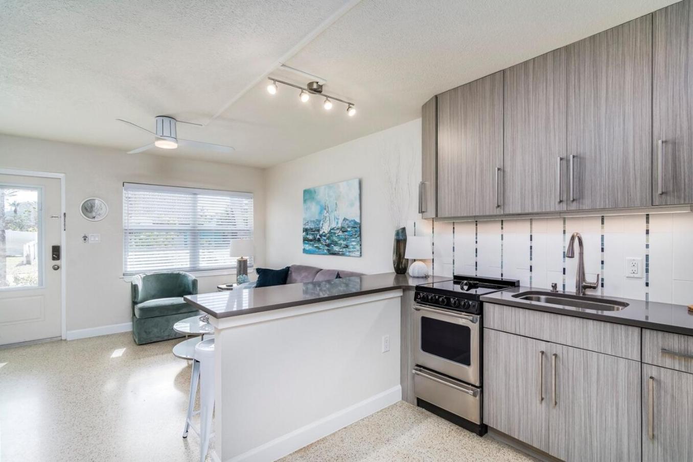 Boutique Vacation Complex At Beach Apartment Cocoa Beach