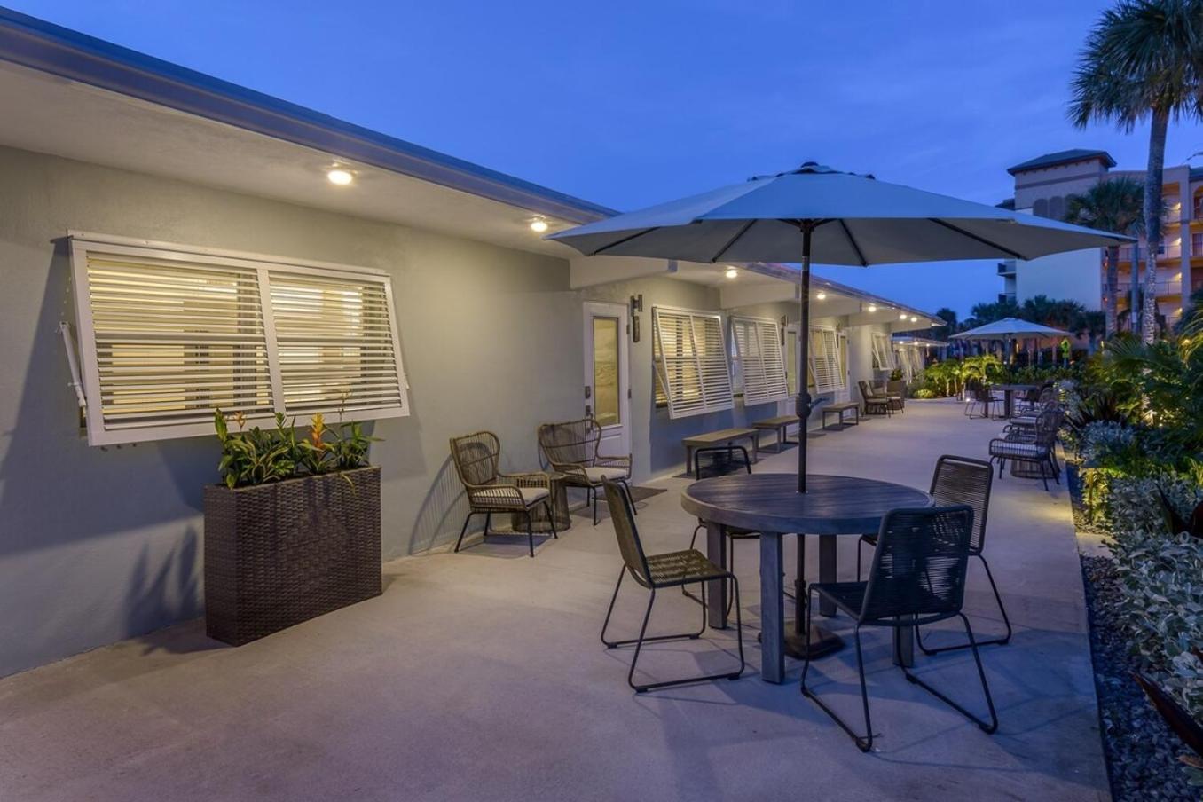Boutique Vacation Complex At Beach * Cocoa Beach