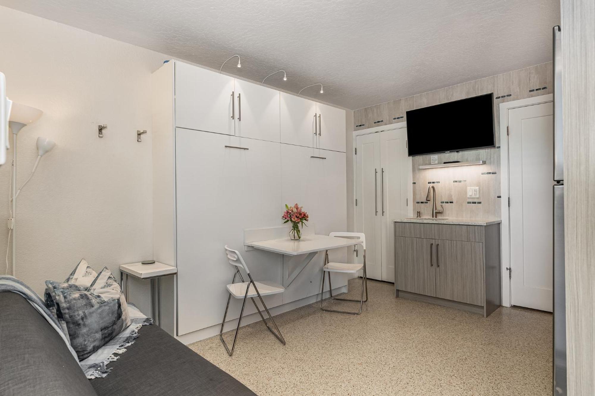 Boutique Vacation Complex At Beach * Cocoa Beach