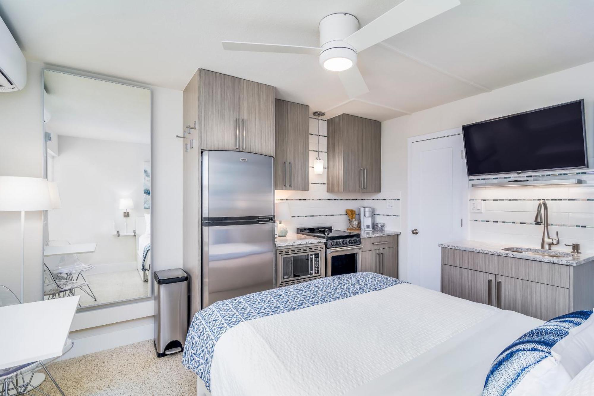 Boutique Vacation Complex At Beach Cocoa Beach