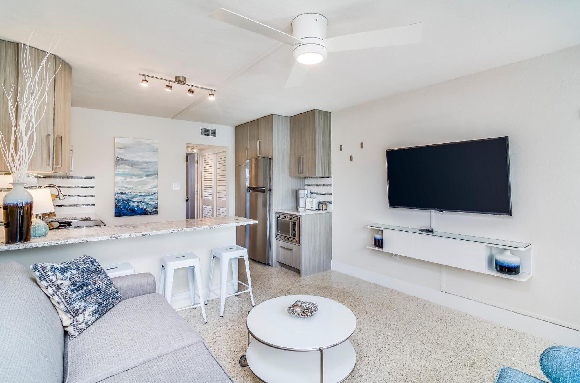 Boutique Vacation Complex At Beach