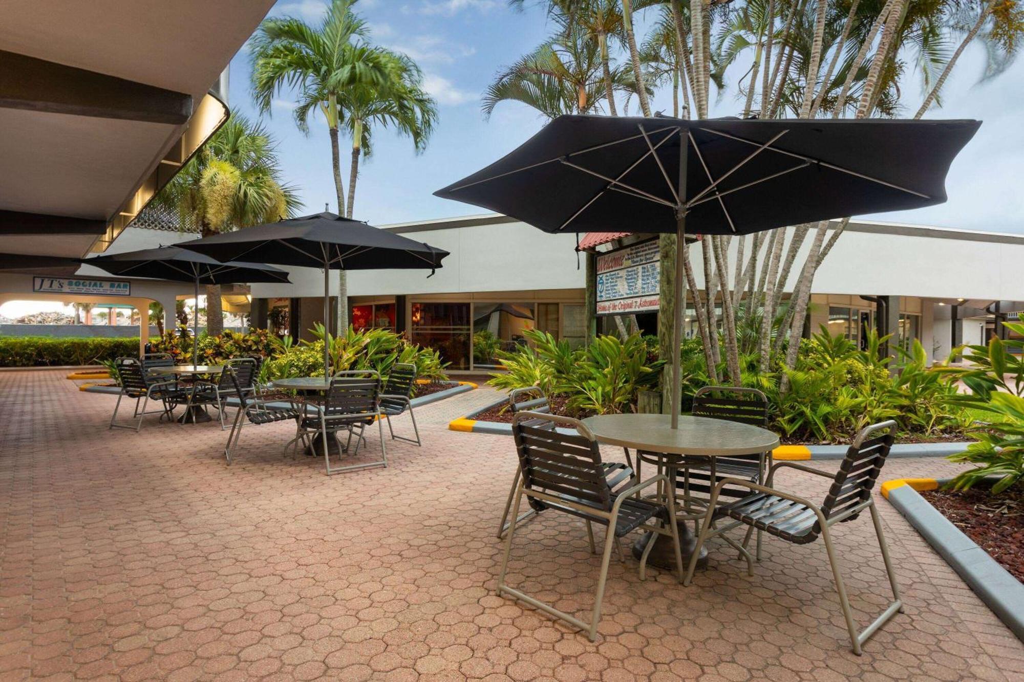 La Quinta By Wyndham Cocoa Beach-port Canaveral Hotel 3*