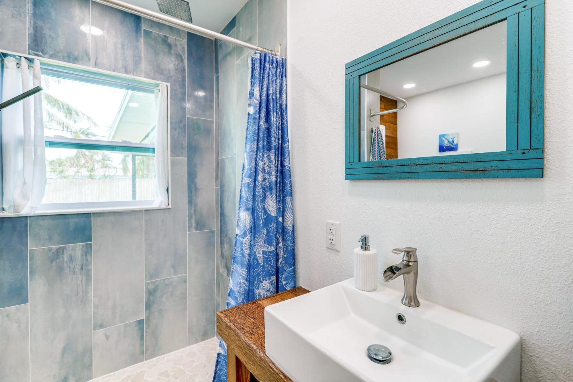 Holiday home Pet-friendly Cocoa Walk To Beach! *