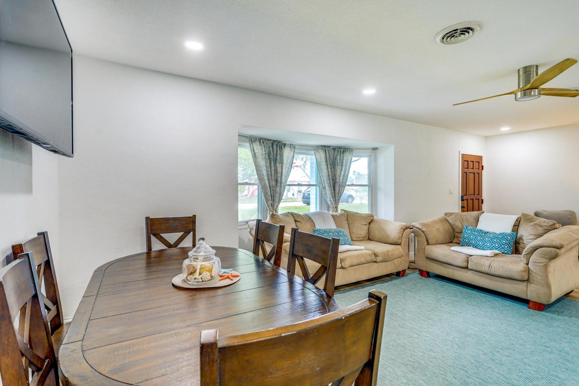 Pet-friendly Cocoa Walk To Beach!