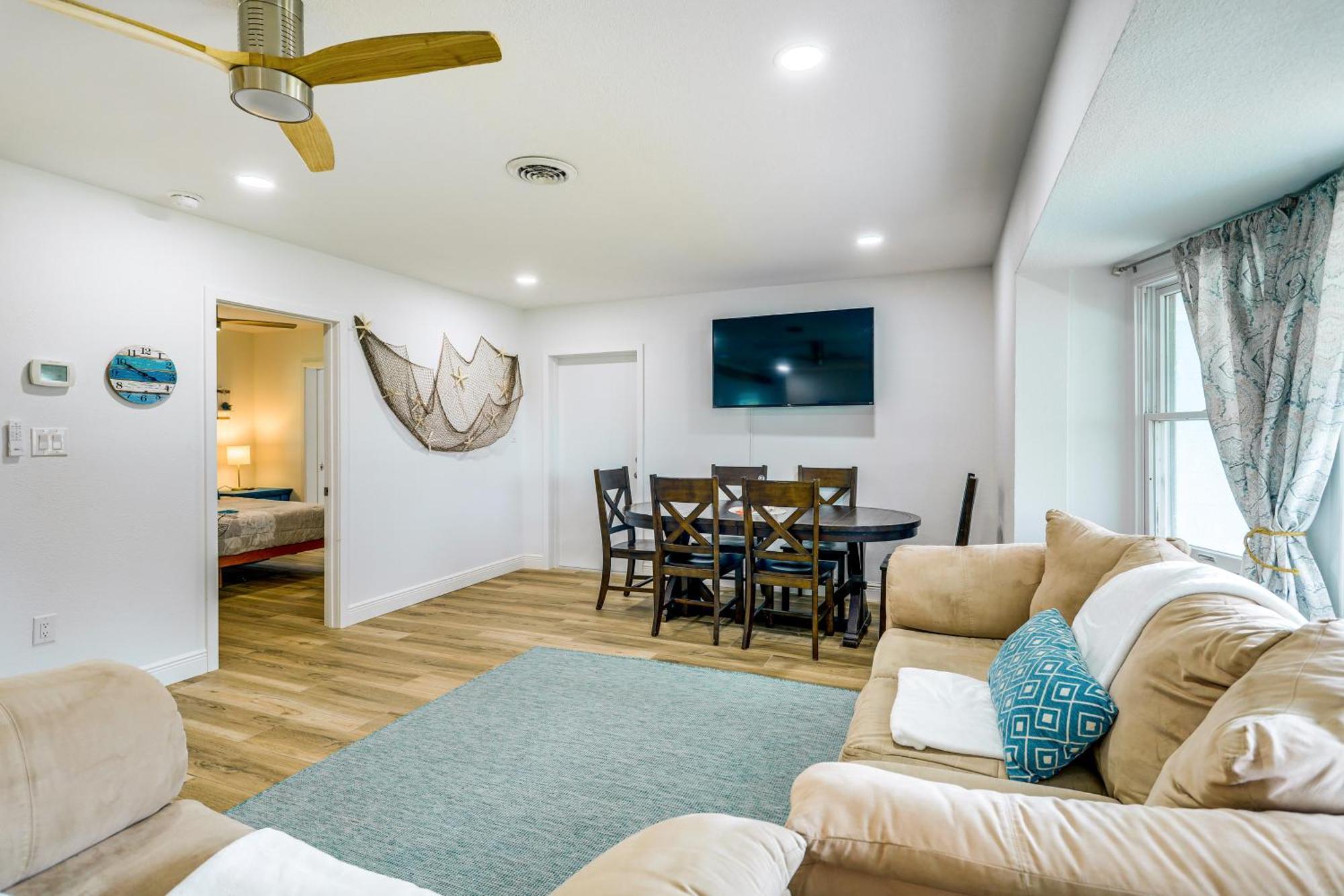 Pet-friendly Cocoa Walk To Beach! Holiday home *