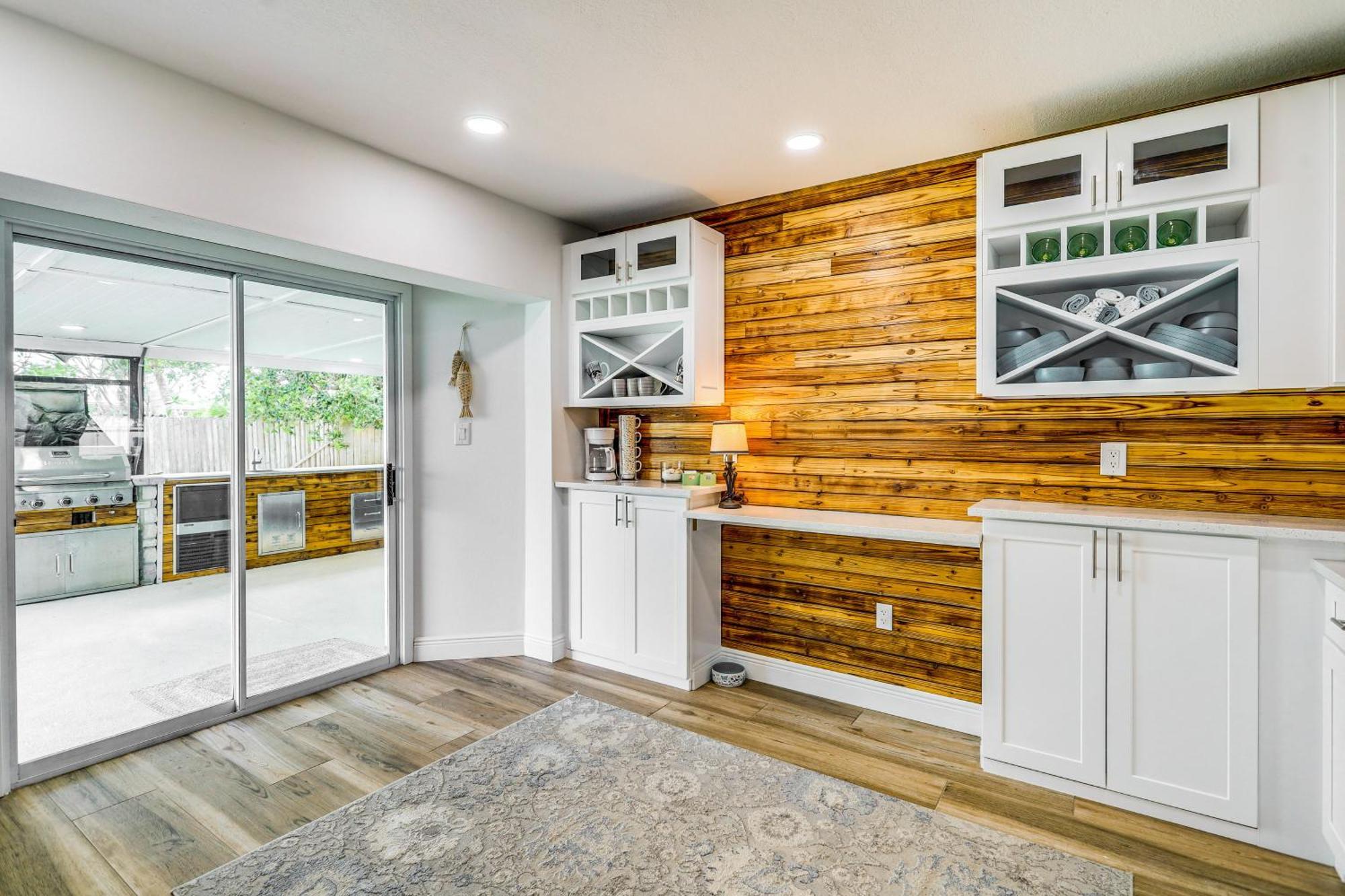 Holiday home Pet-friendly Cocoa Walk To Beach! *