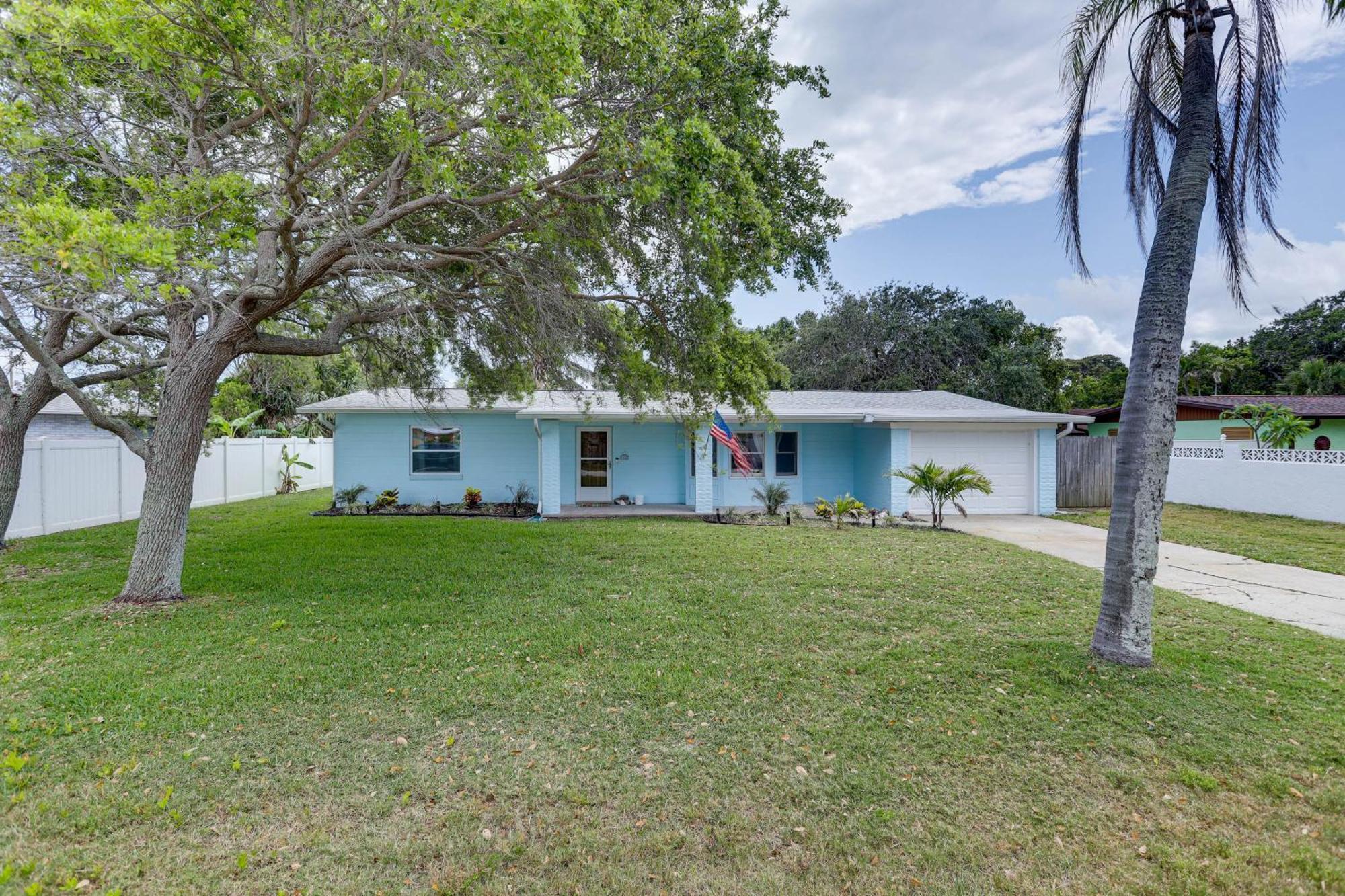 Pet-friendly Cocoa Walk To Beach! *