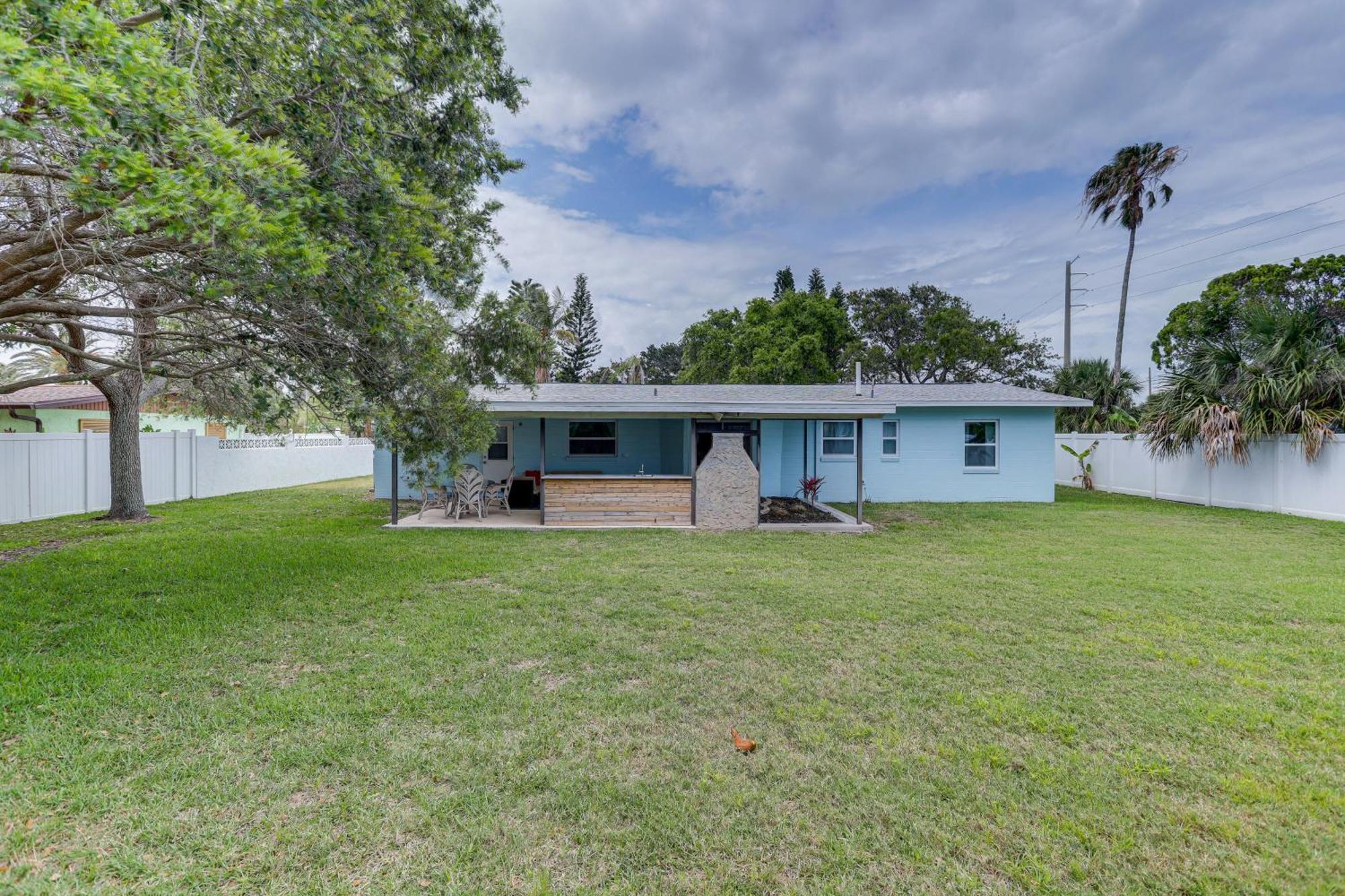 Pet-friendly Cocoa Walk To Beach! *