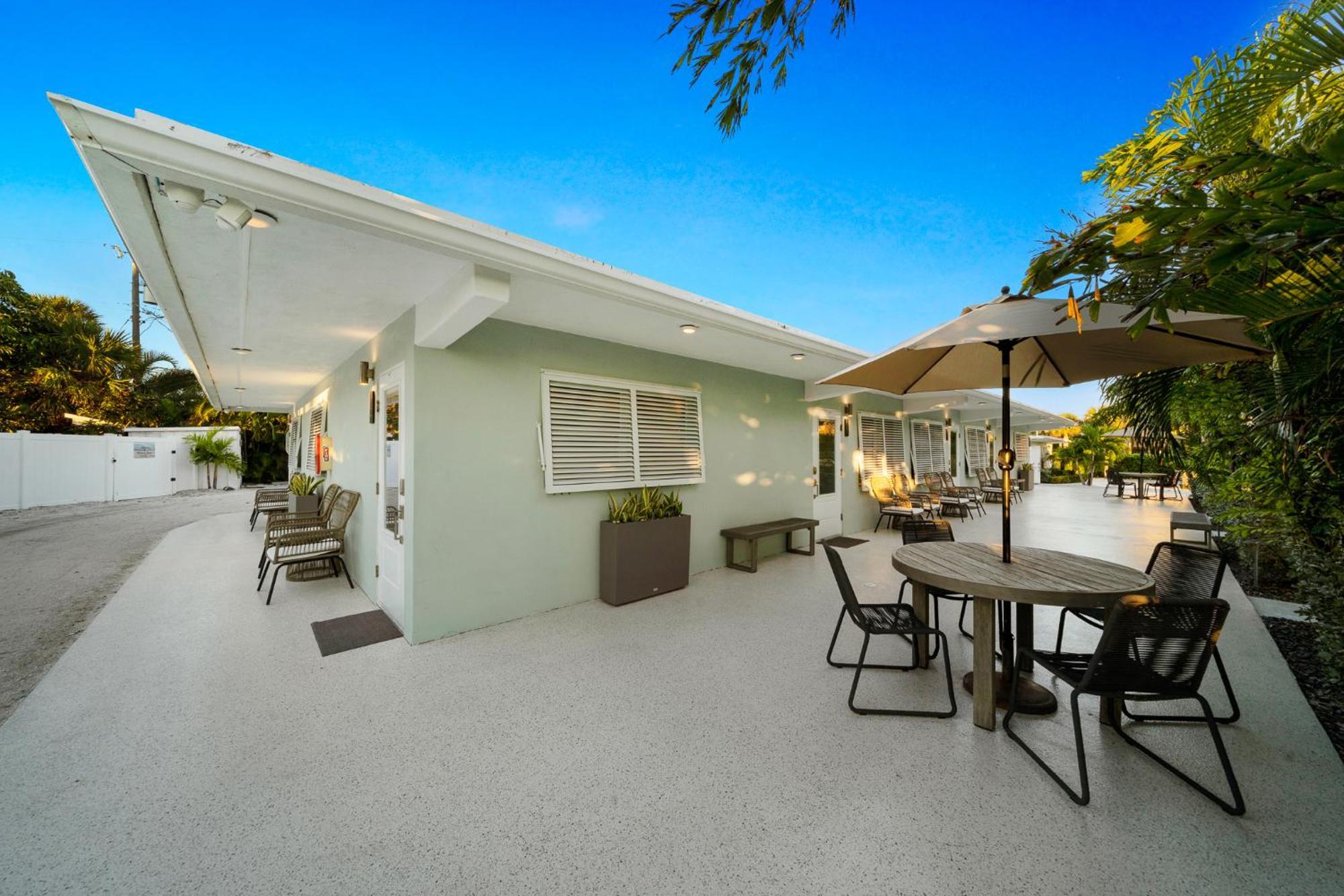 Boutique Vacation Complex At Beach Apartment *