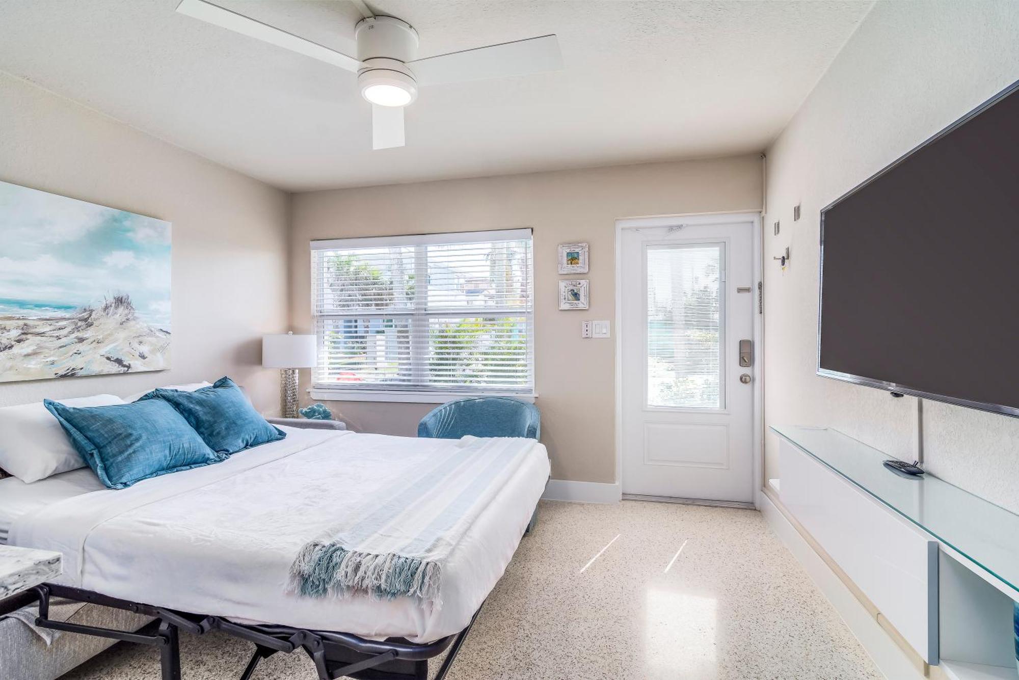 Boutique Vacation Complex At Beach Apartment