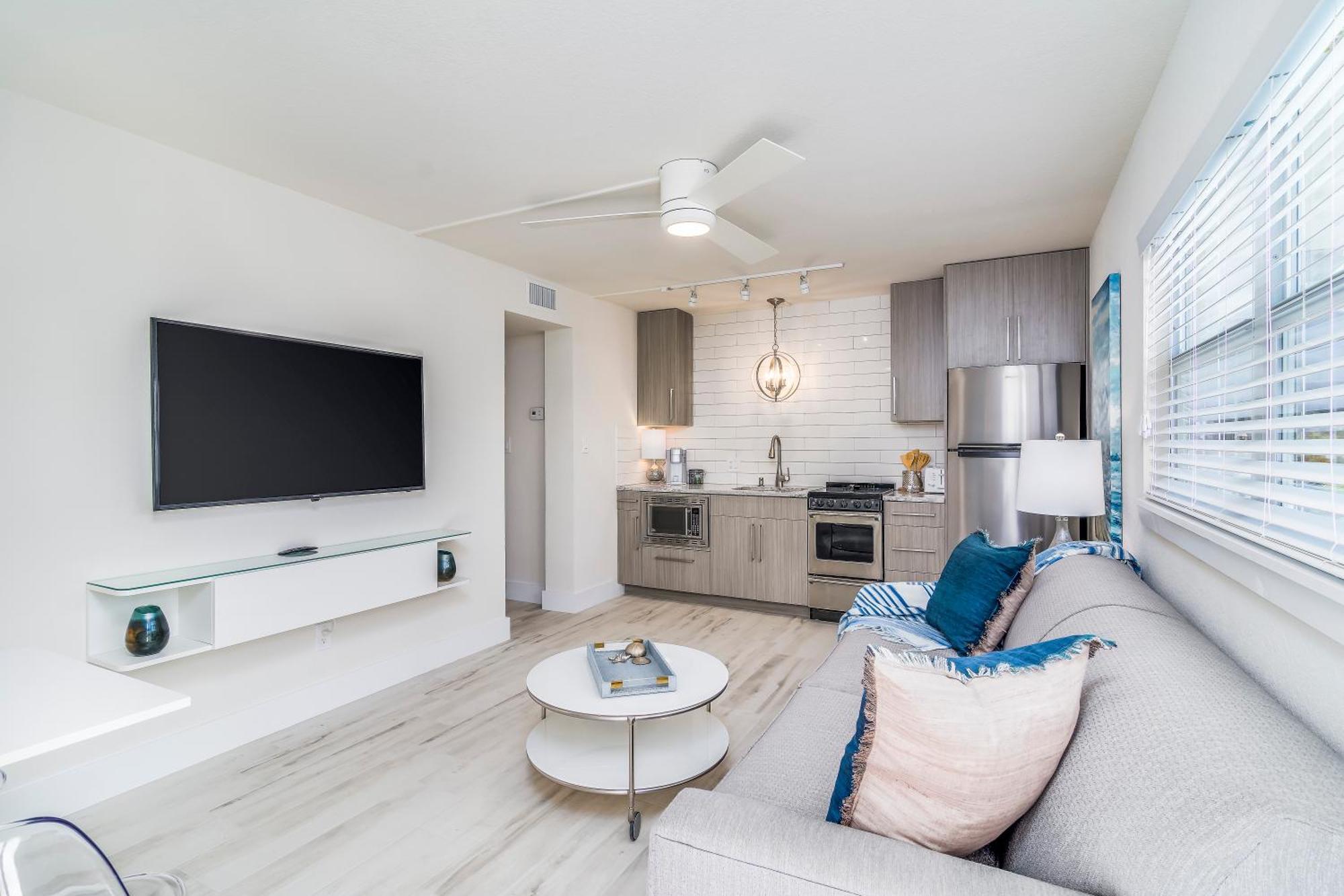 Boutique Vacation Complex At Beach * Cocoa Beach