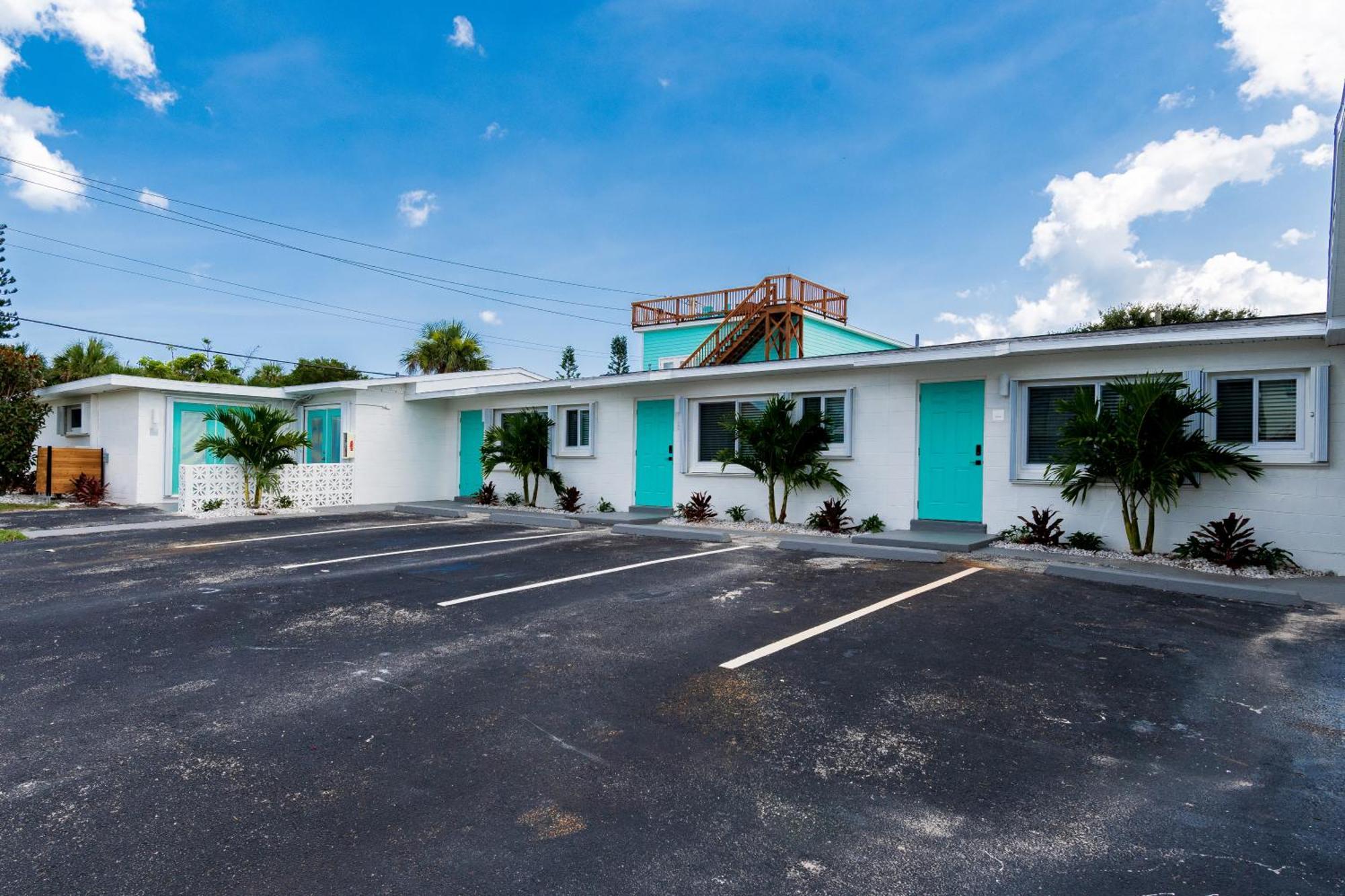 The Juni Aparthotel Cocoa Beach