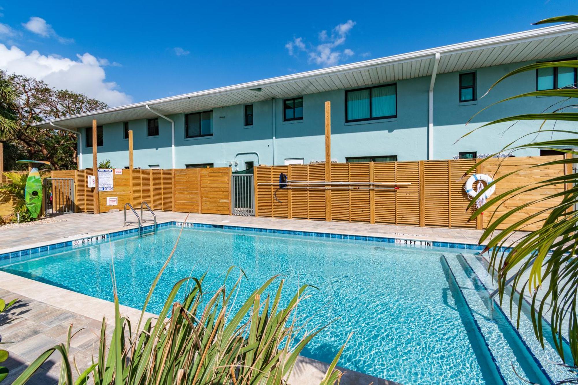 400 South Aparthotel