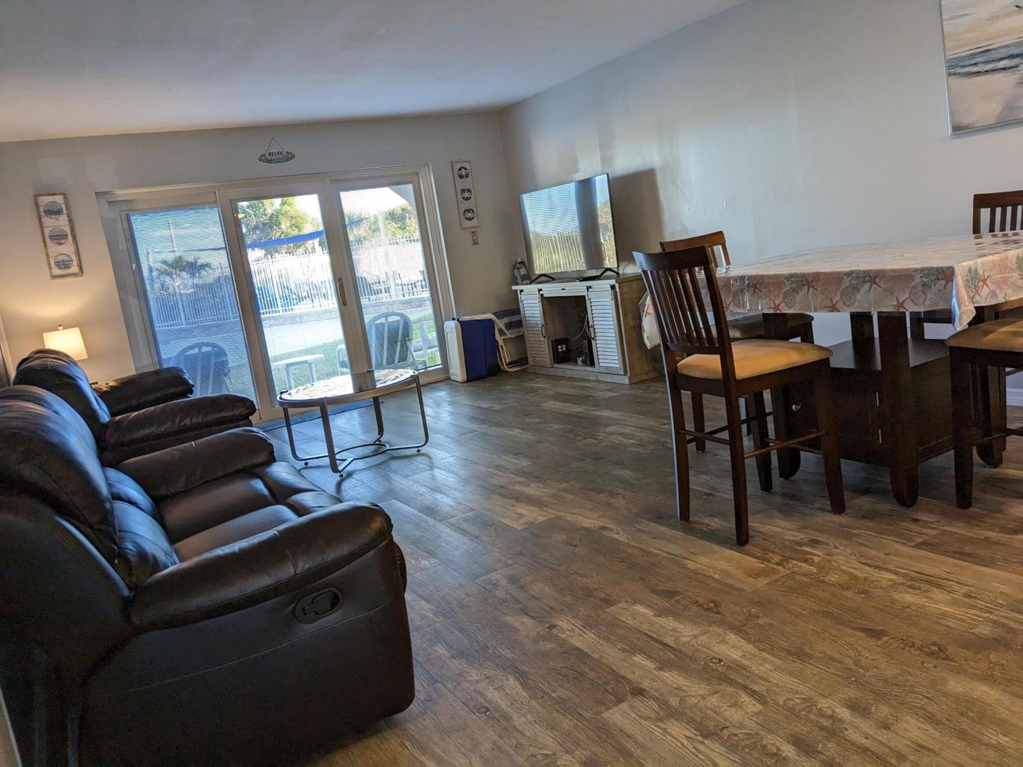 Ocean Front By Cocoa Pier Apartment *