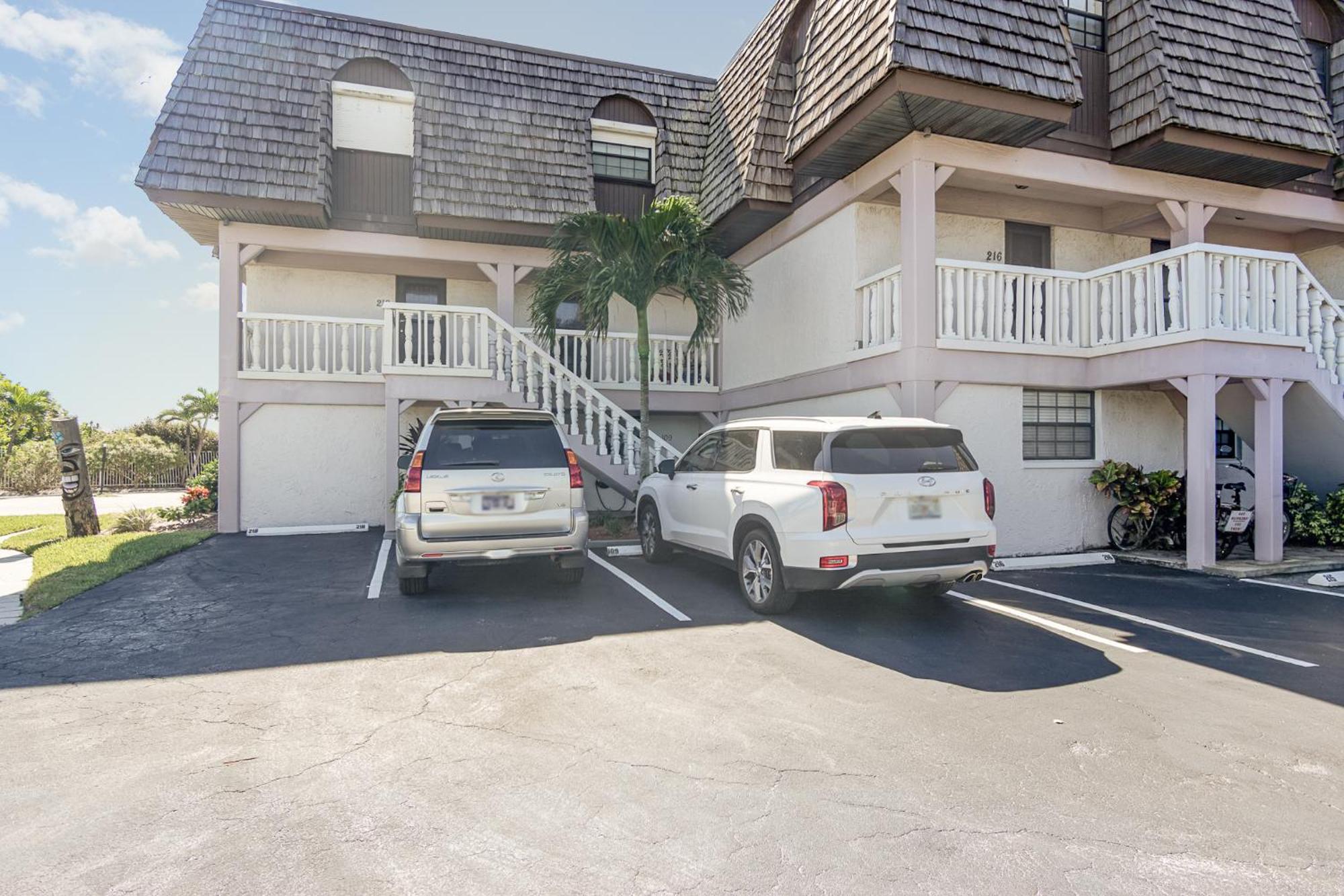 Ocean Front By Cocoa Pier Apartment *
