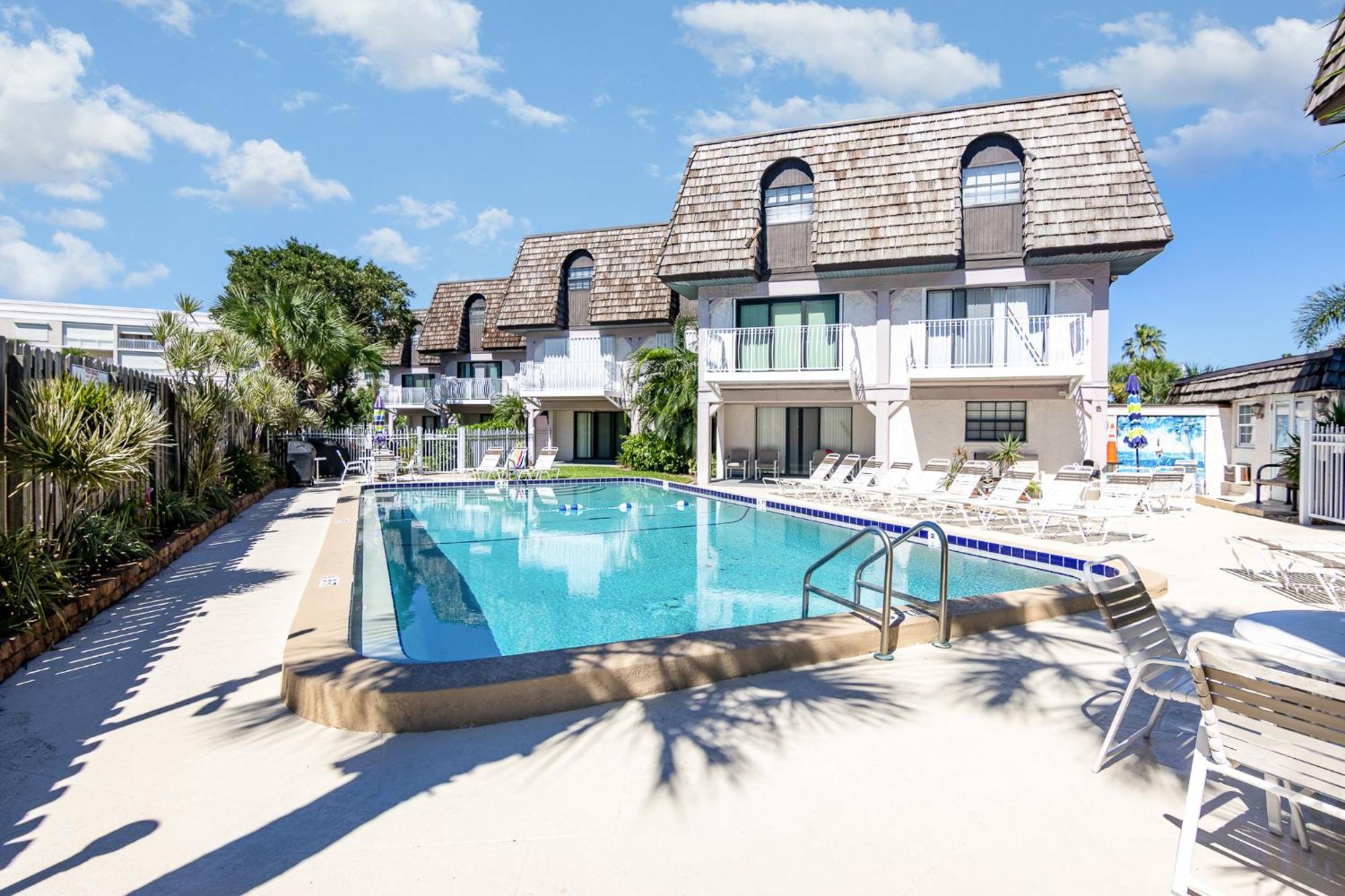 Apartment Ocean Front By Cocoa Pier *