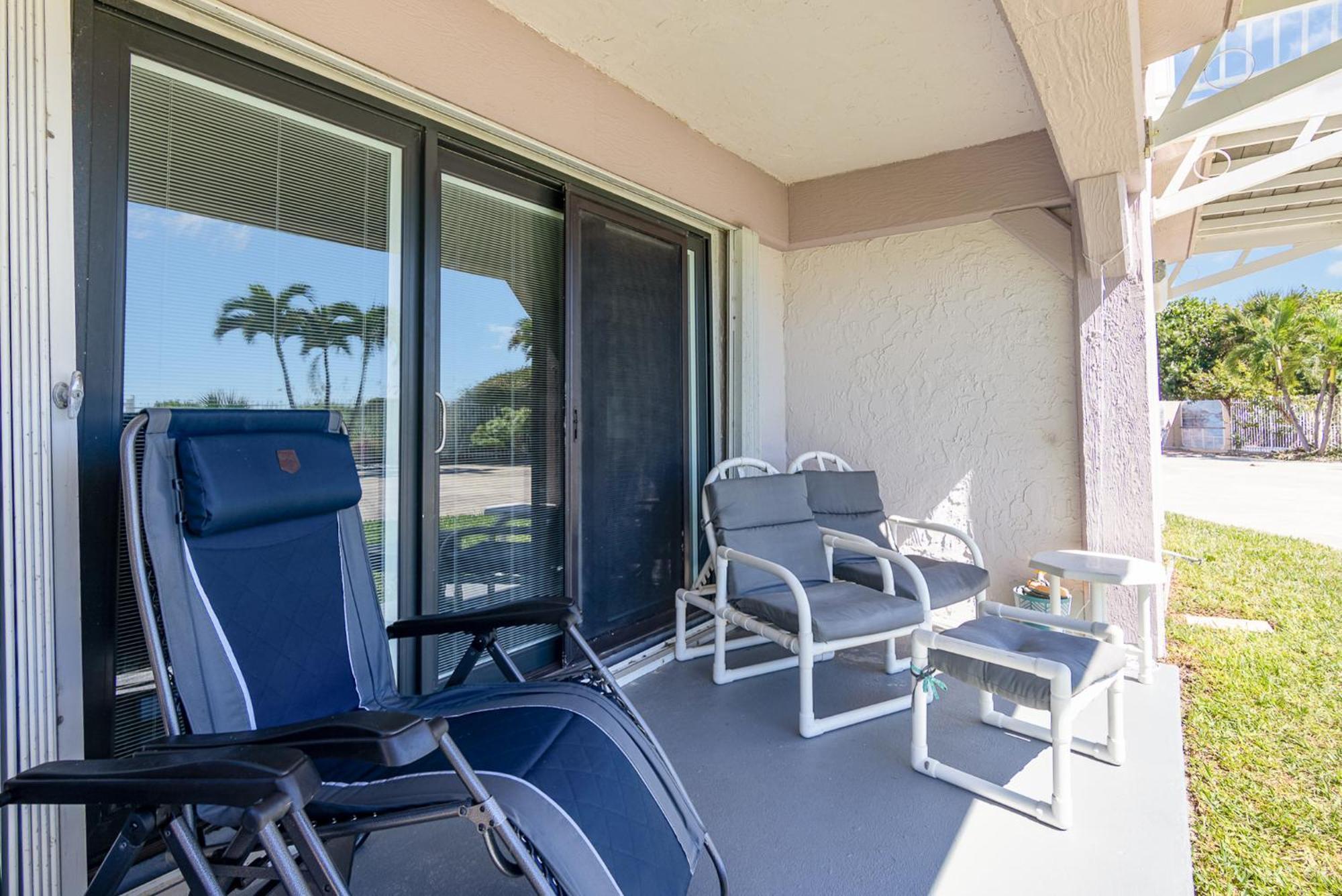 Ocean Front By Cocoa Pier Apartment *