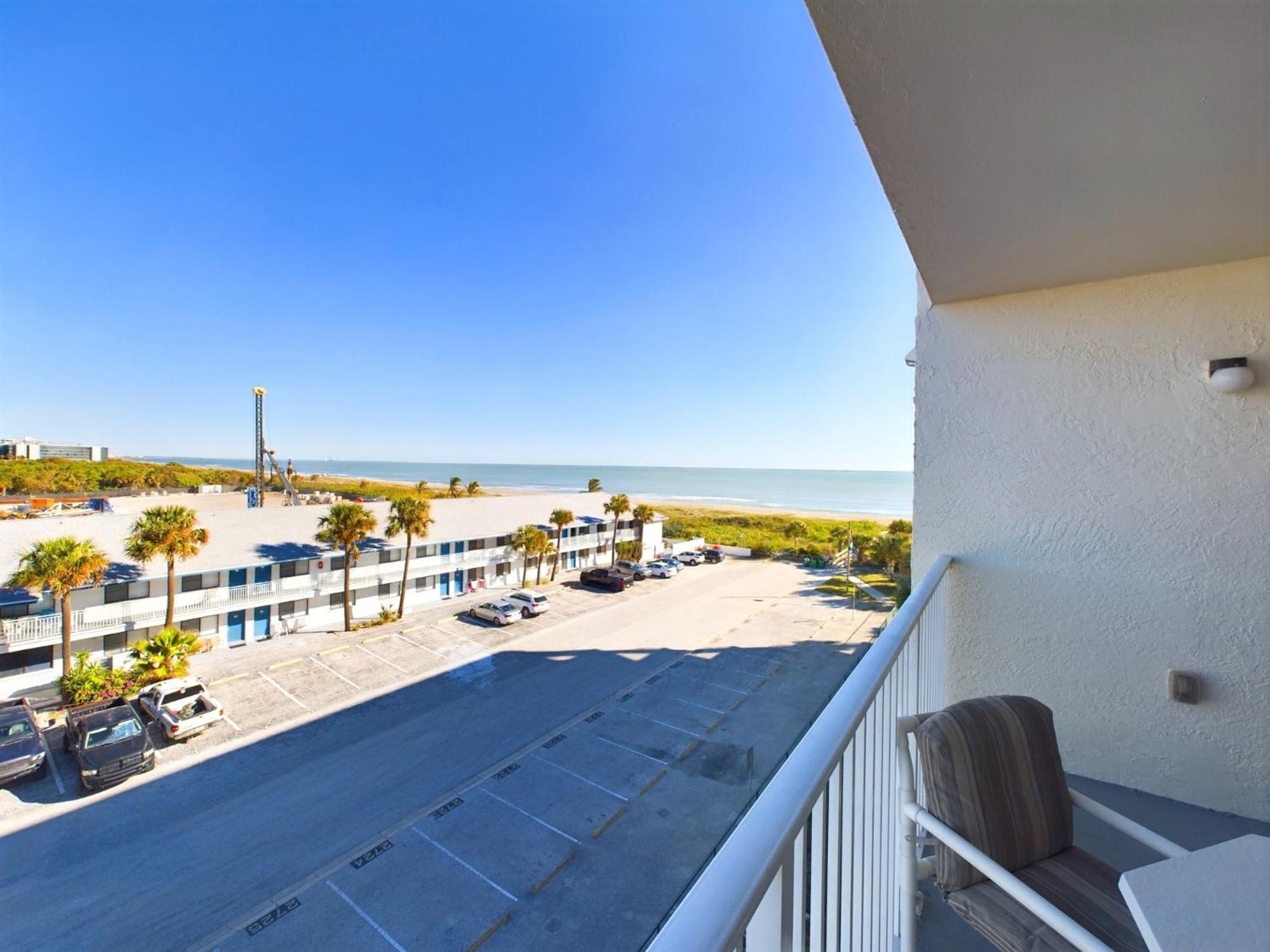 Sandcastles 2br2ba Cocoa Ocean Views! Holiday home Cocoa Beach
