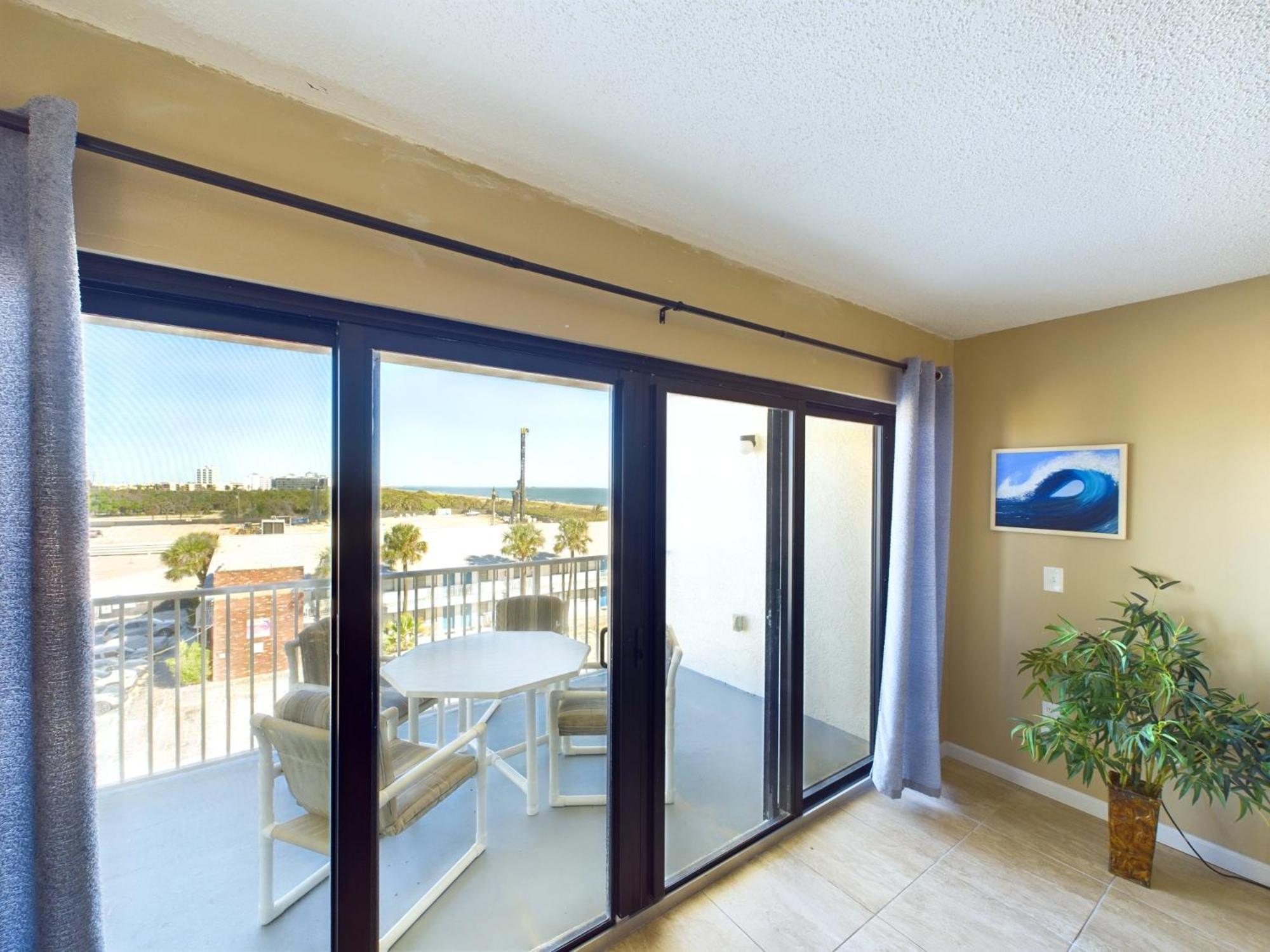 Sandcastles 2br2ba Cocoa Ocean Views! * Cocoa Beach