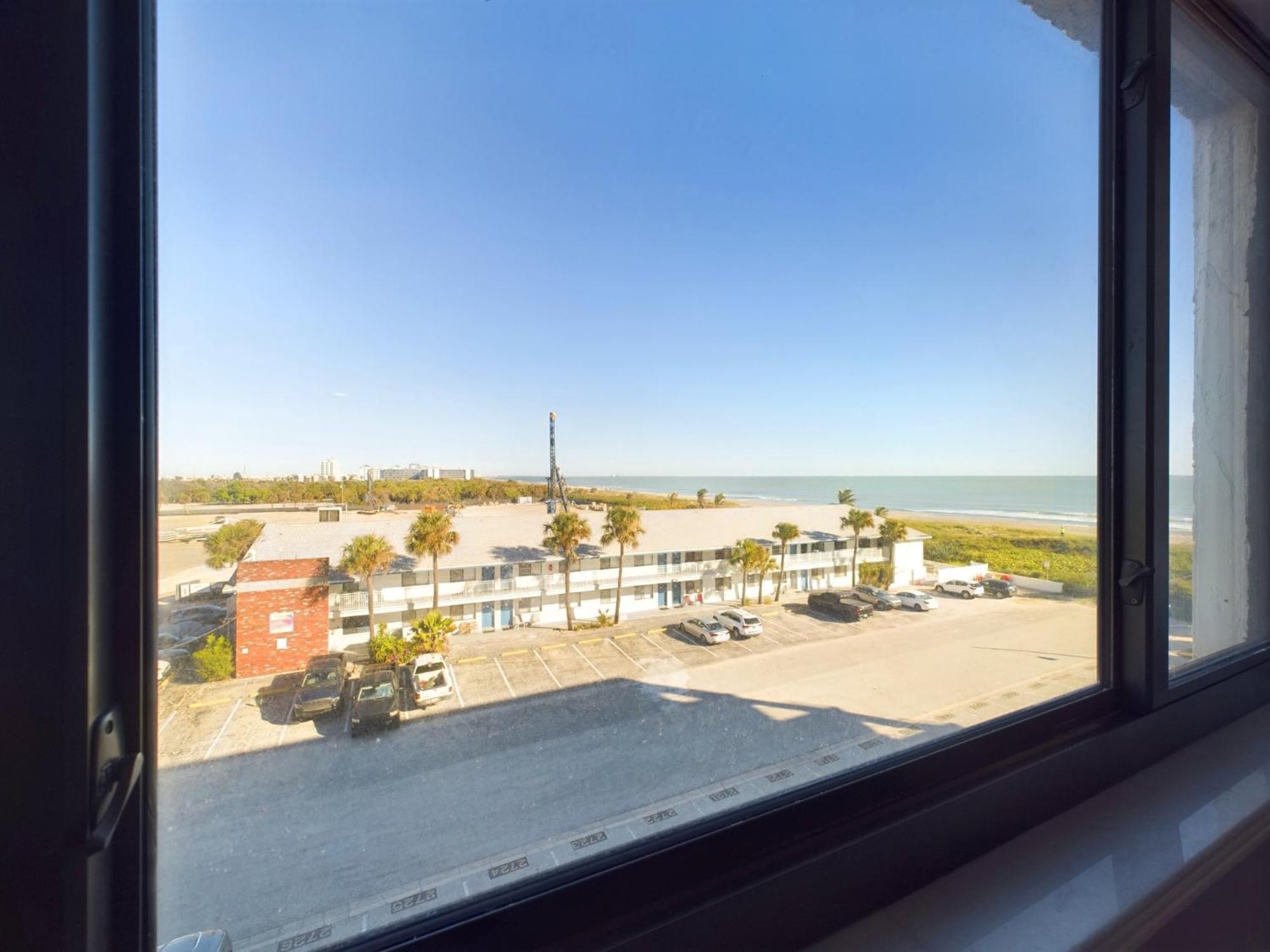 Sandcastles 2br2ba Cocoa Ocean Views!