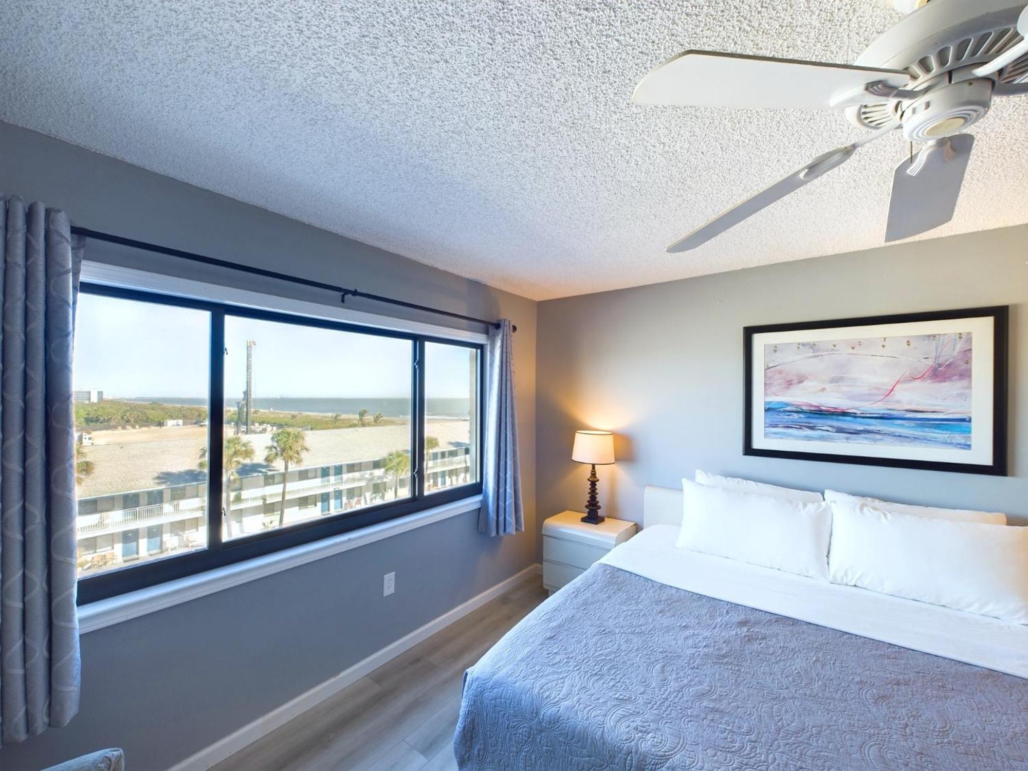 Sandcastles 2br2ba Cocoa Ocean Views! Holiday home *