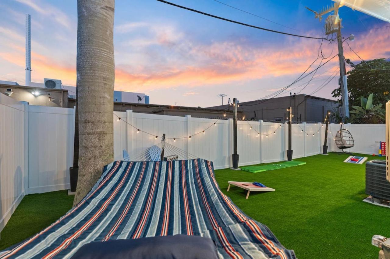 The Shark Tank Cocoa - 2 Units, Steps To Beach, Shops & Bars, Great For Group Apartment Cocoa Beach