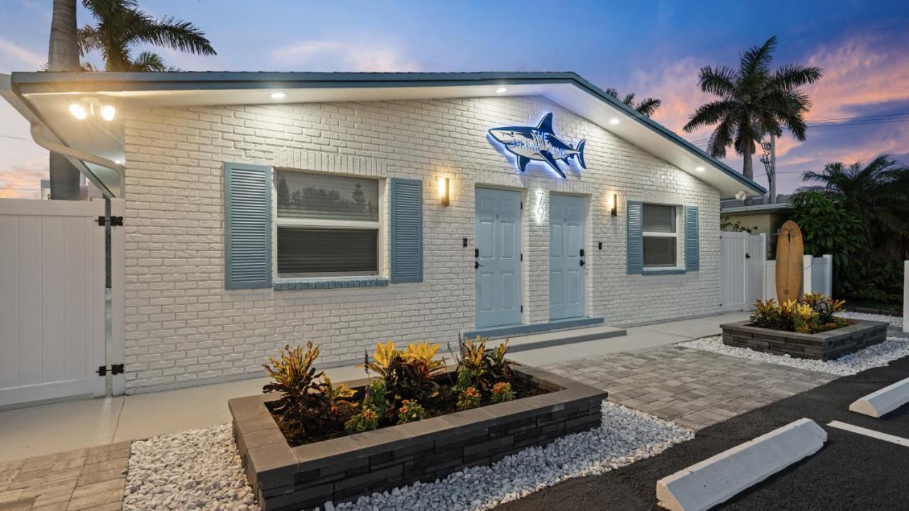 The Shark Tank Cocoa - Coastal Modern, Downtown, 5-min Walk To Beach, Shops & Bars Apartment Cocoa Beach
