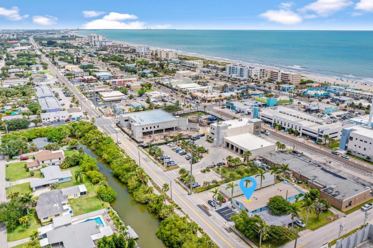 Apartment The Shark Tank Cocoa - 2 Units, Steps To Beach, Shops & Bars, Great For Group