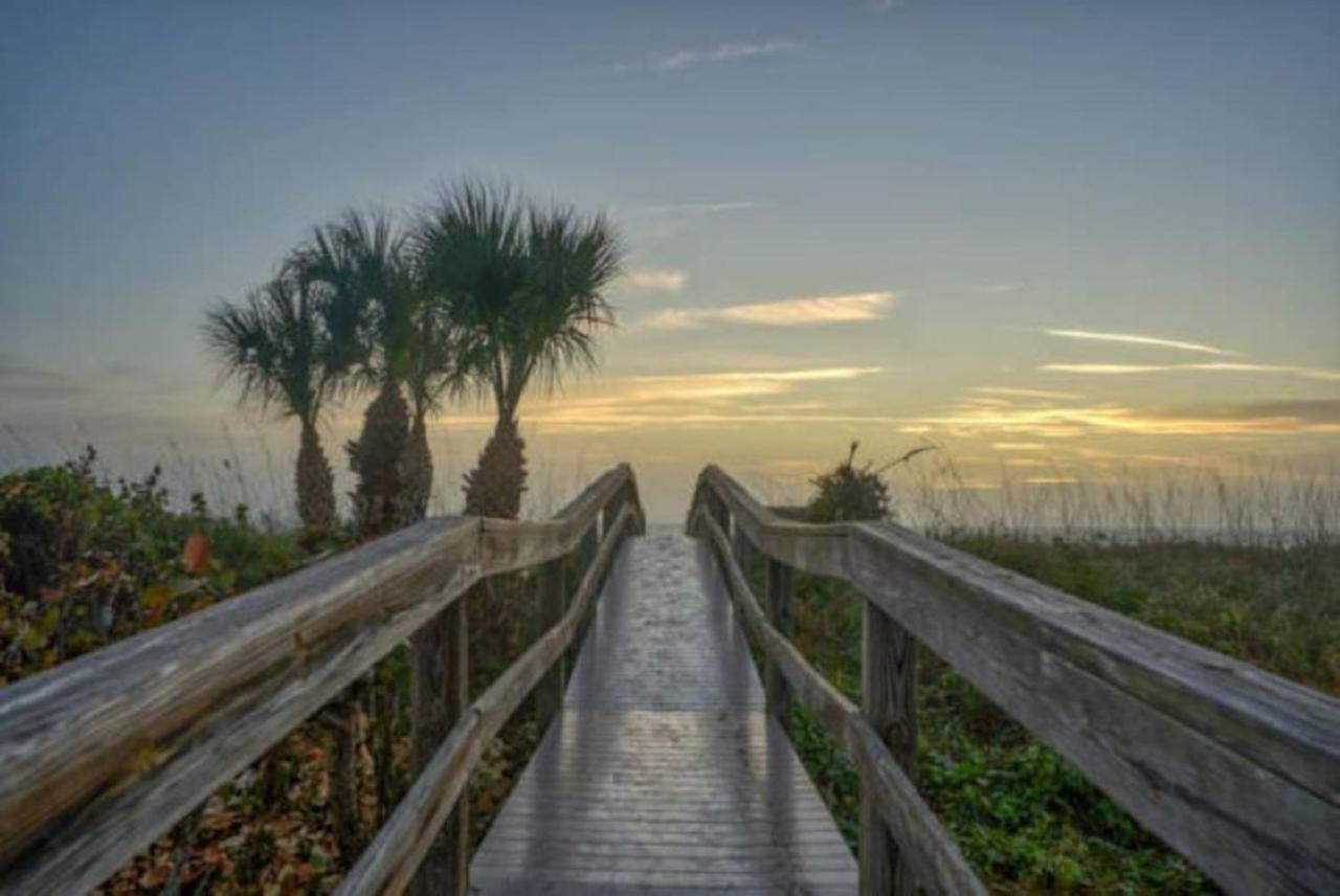Apartment The Shark Tank Cocoa - Coastal Modern, Downtown, 5-min Walk To Beach, Shops & Bars Cocoa Beach